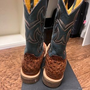 Cavender Ostritch cowboy boots!